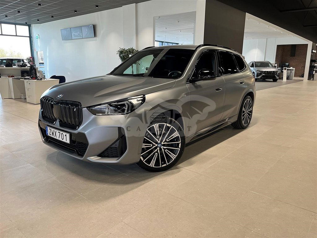 BMW iX1 2023