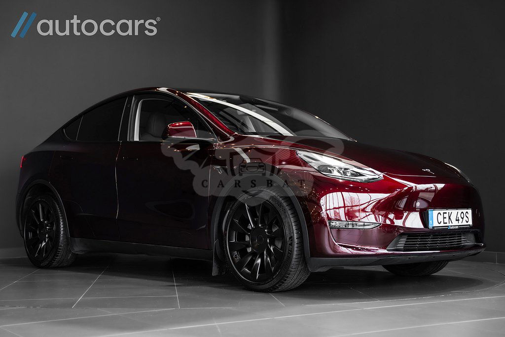Tesla Model Y 2024