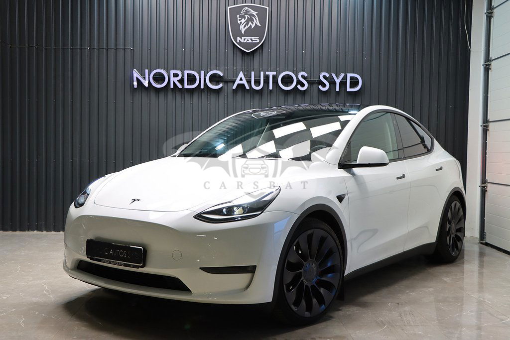 Tesla Model Y 2024