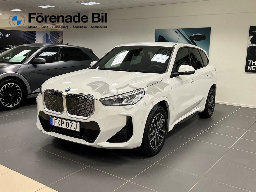 BMW iX1 2024