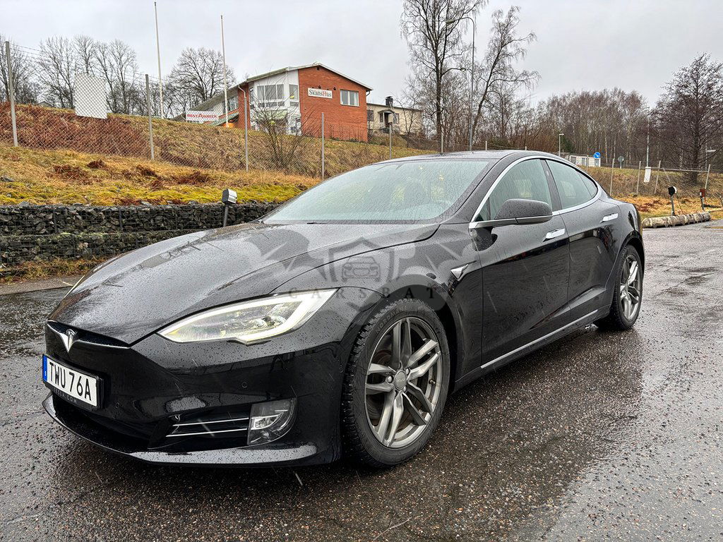 Tesla Model S 2020