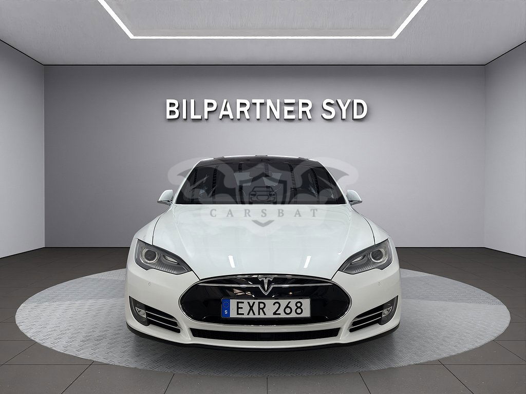 Tesla Model S 2015