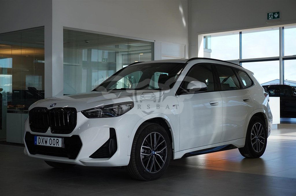 BMW iX1 2023
