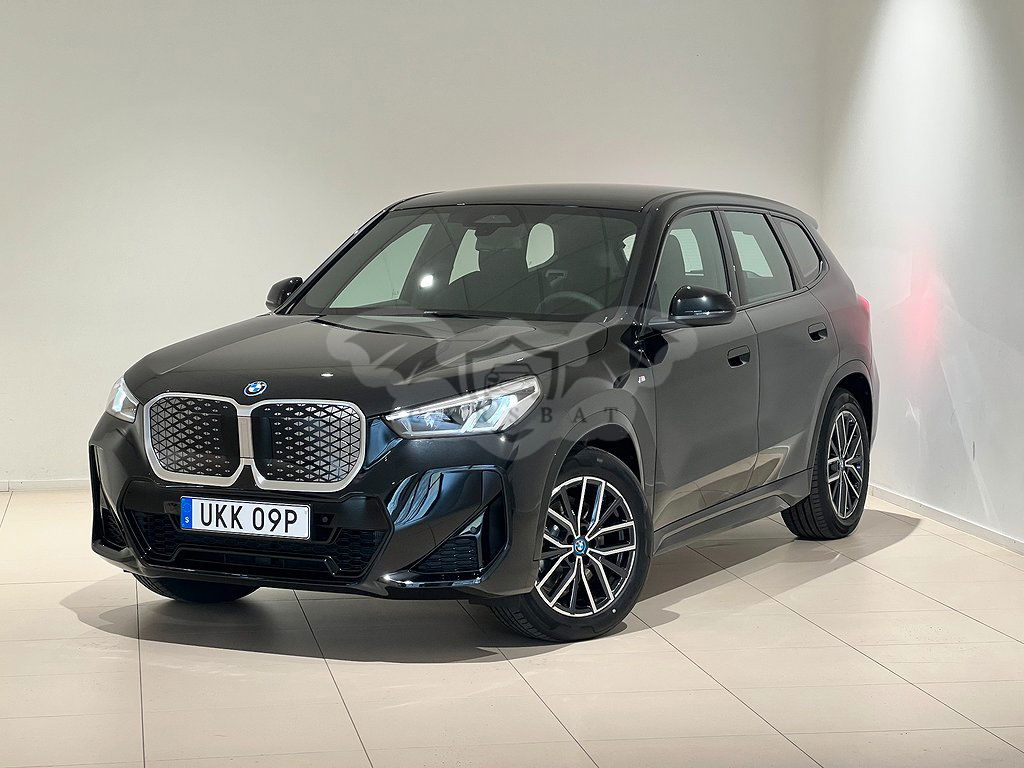 BMW iX1 2025