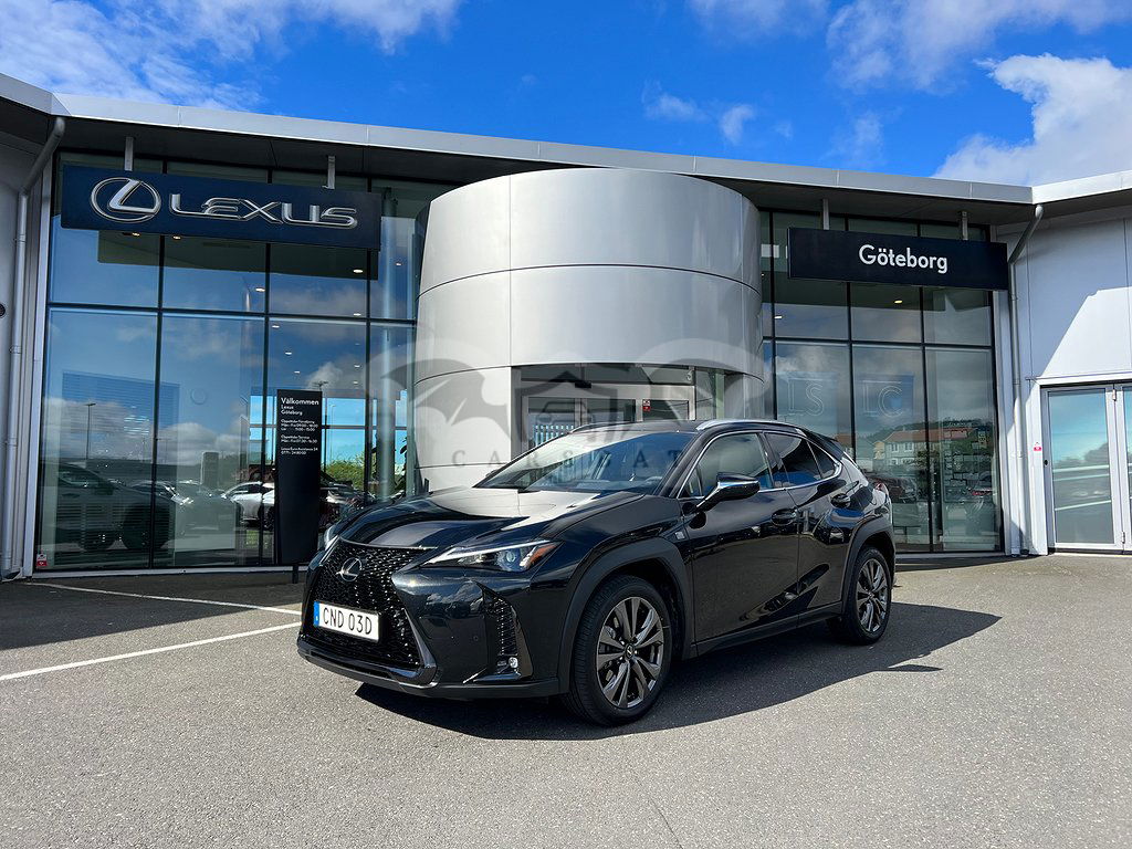 Lexus UX 2024