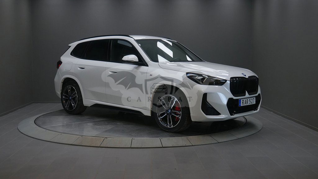 BMW iX1 2023