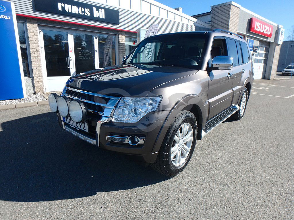 Mitsubishi Pajero 2015