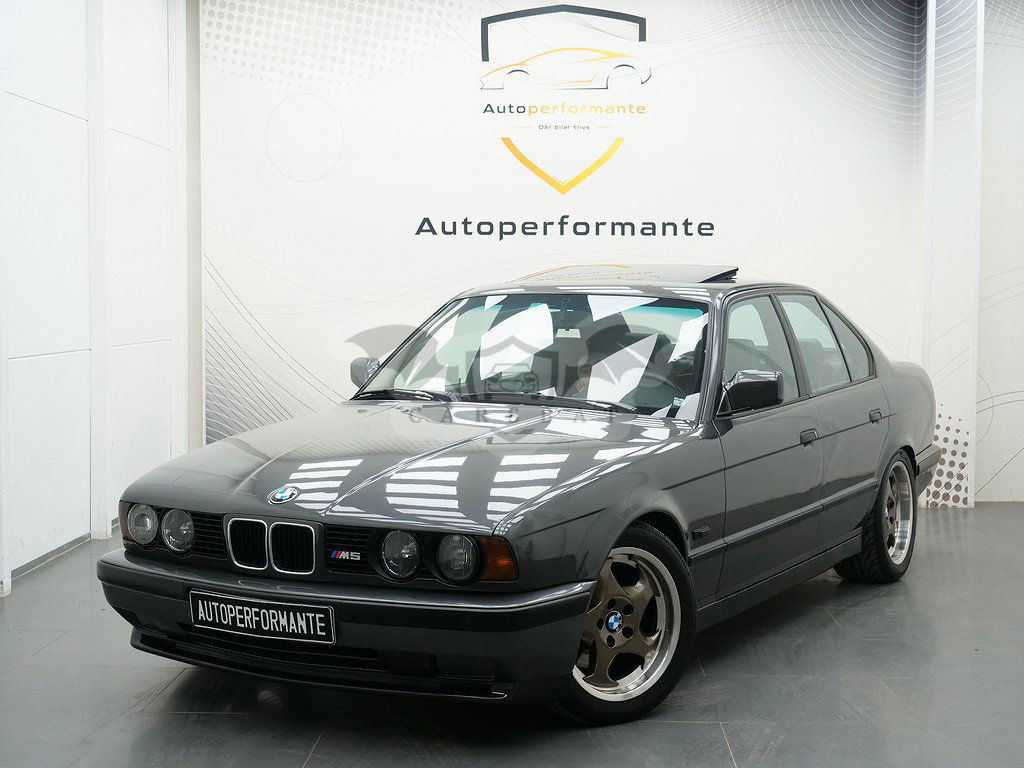 BMW M5 1990