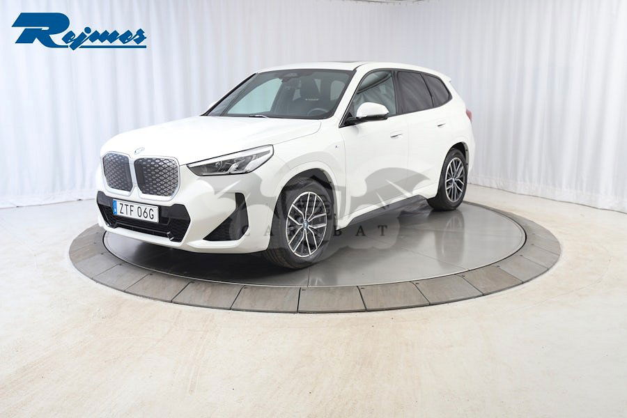 BMW iX1 2023