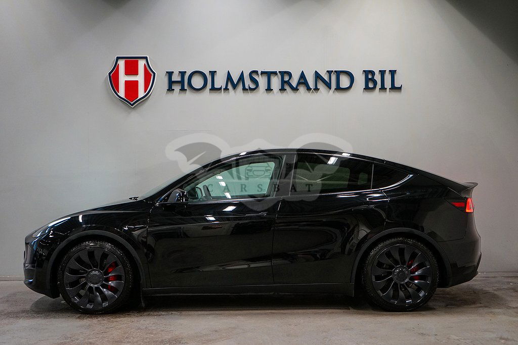 Tesla Model Y 2024