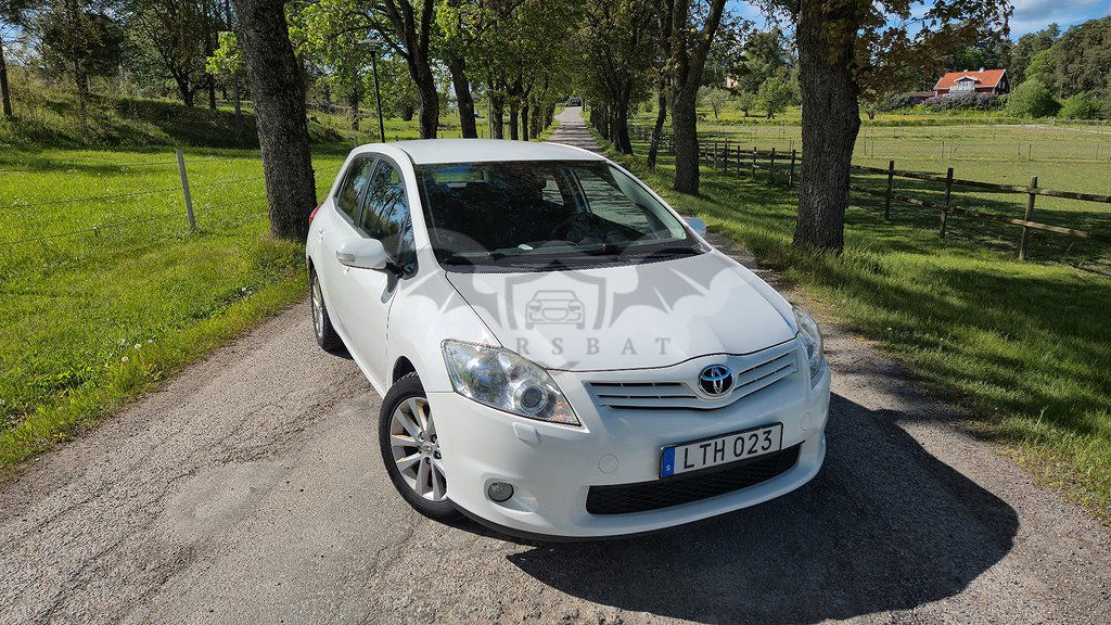 Toyota Auris 2011