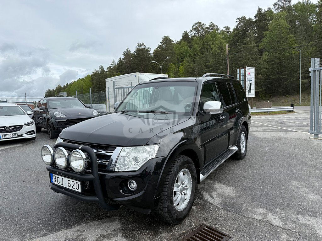 Mitsubishi Pajero 2012
