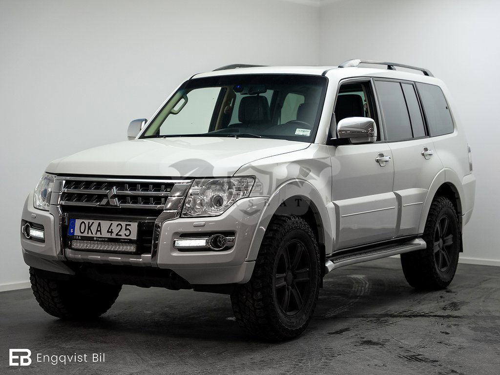 Mitsubishi Pajero 2016