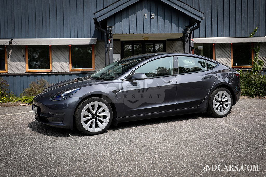 Tesla Model 3 2022