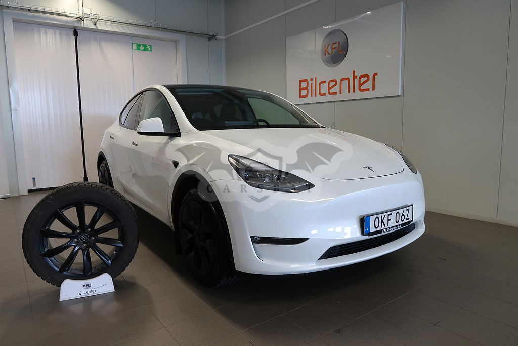 Tesla Model Y 2024