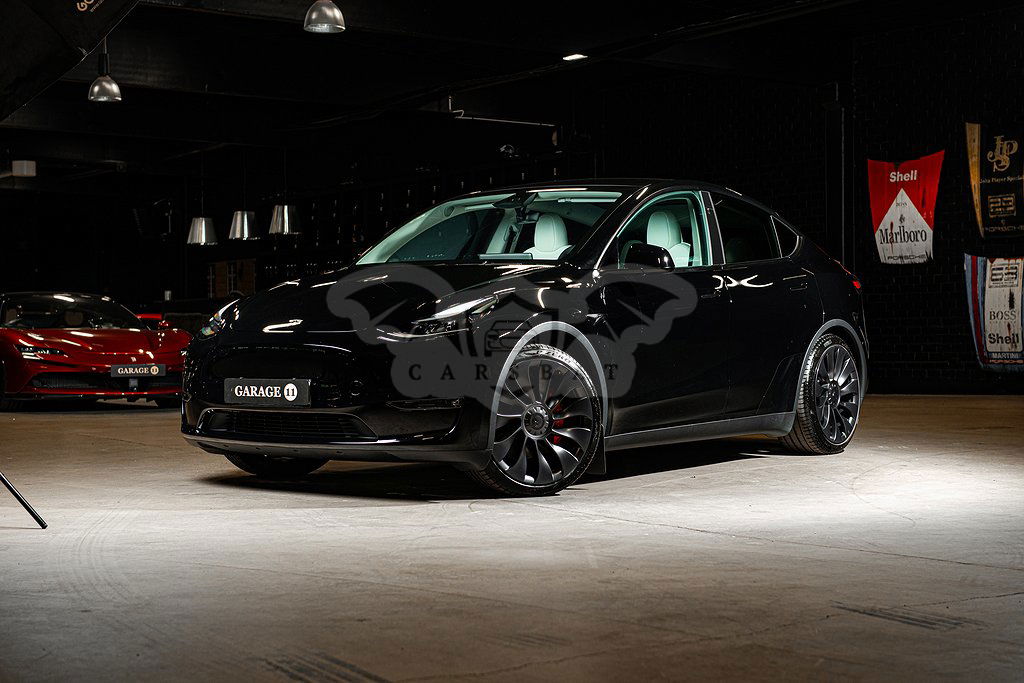 Tesla Model Y 2024