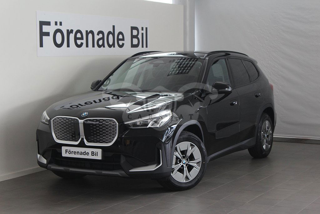 BMW iX1 2025