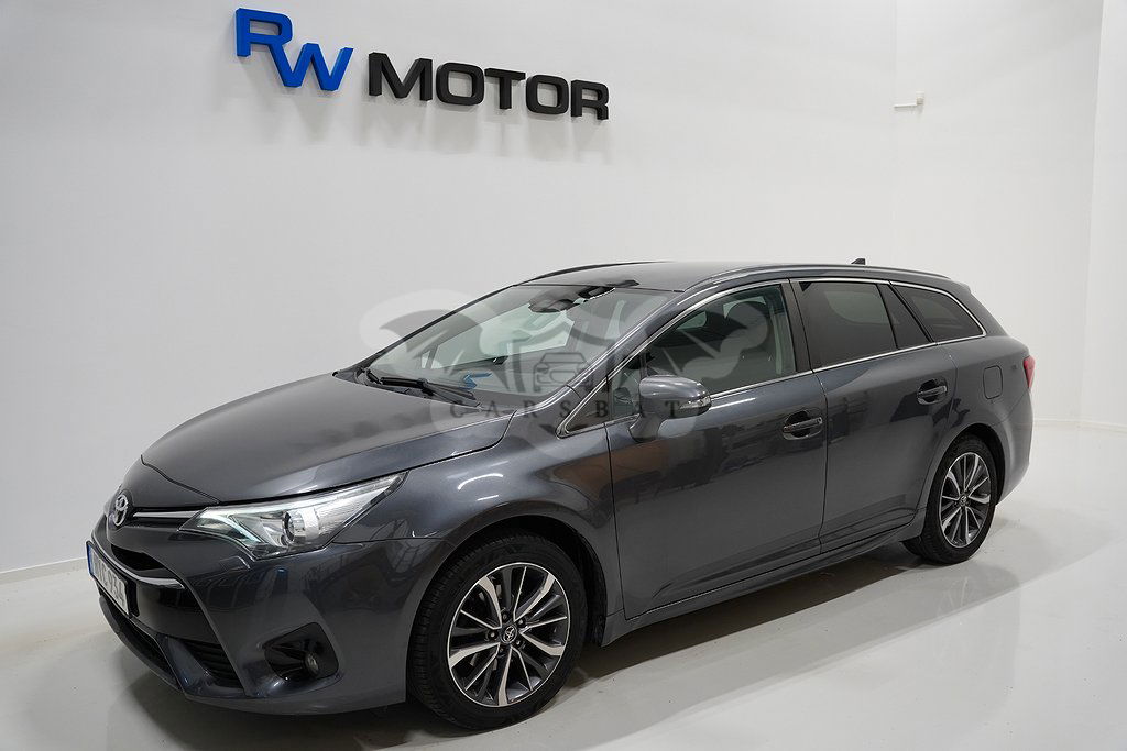 Toyota Avensis 2015