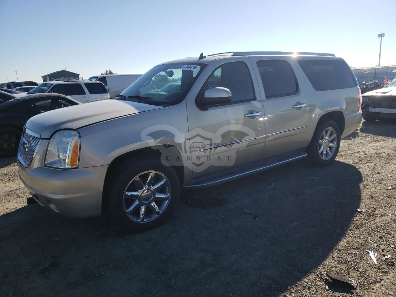 GMC Yukon DENALI 6.2L  8 2013