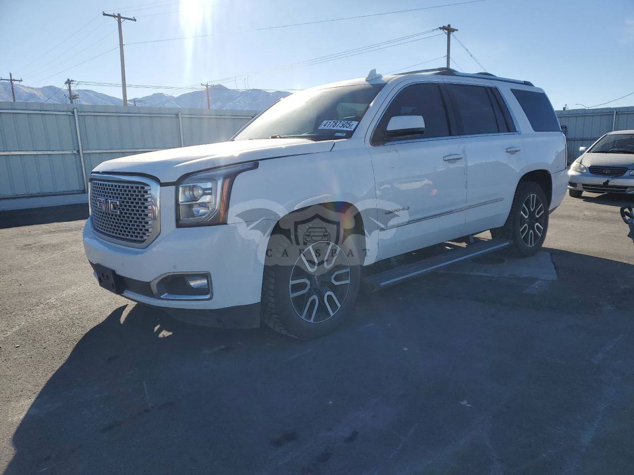 GMC Yukon DENALI 6.2L  8 2016