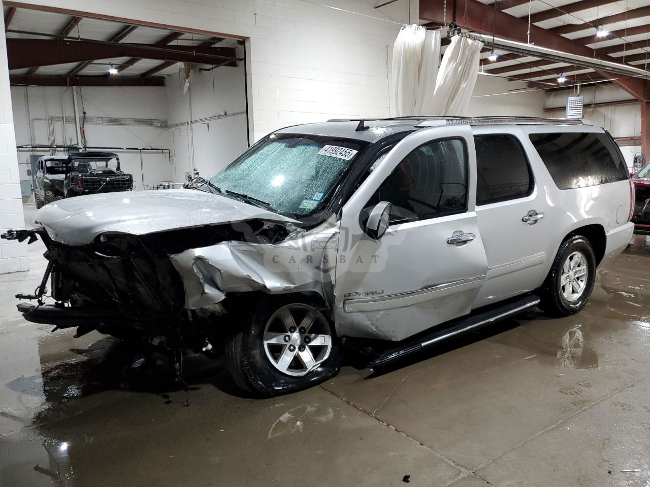GMC Yukon DENALI 6.2L  8 2013