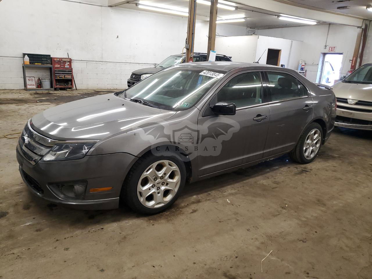 Ford Fusion SE 2.5L  4 2011