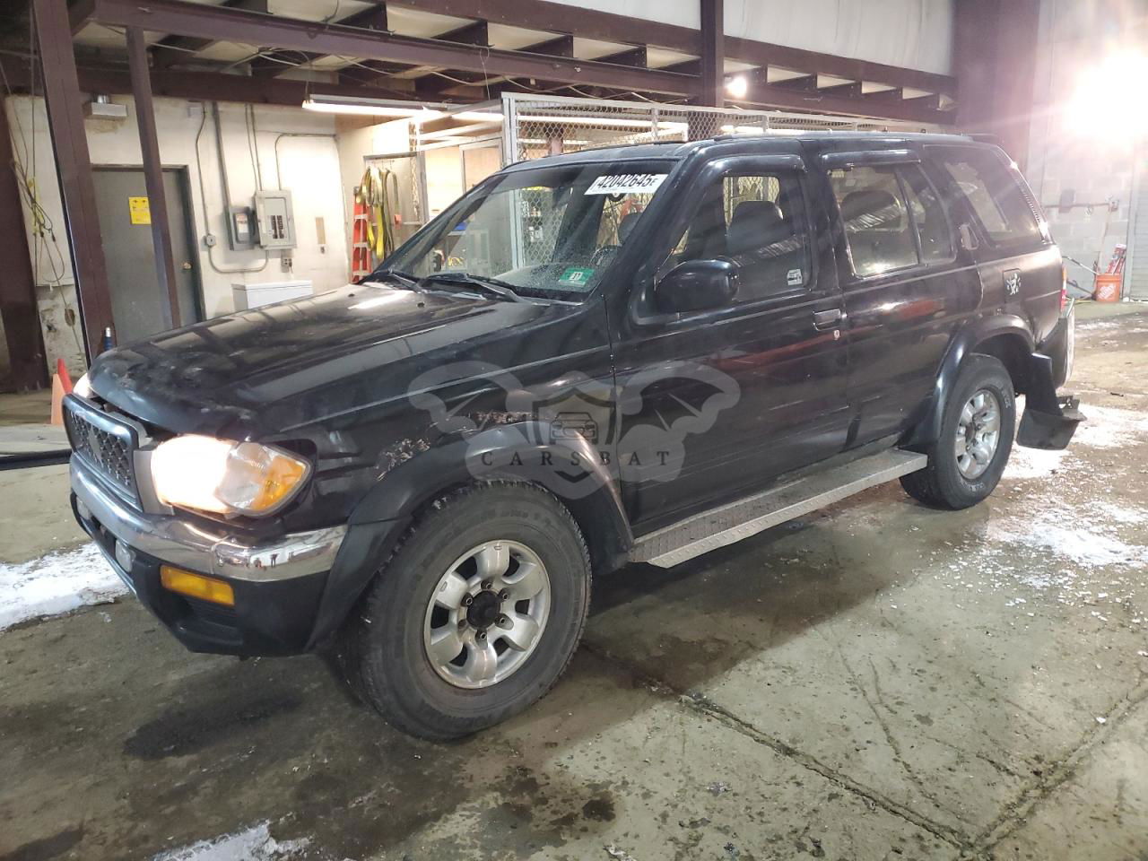 Nissan Pathfinder LE 3.3L  6 1999