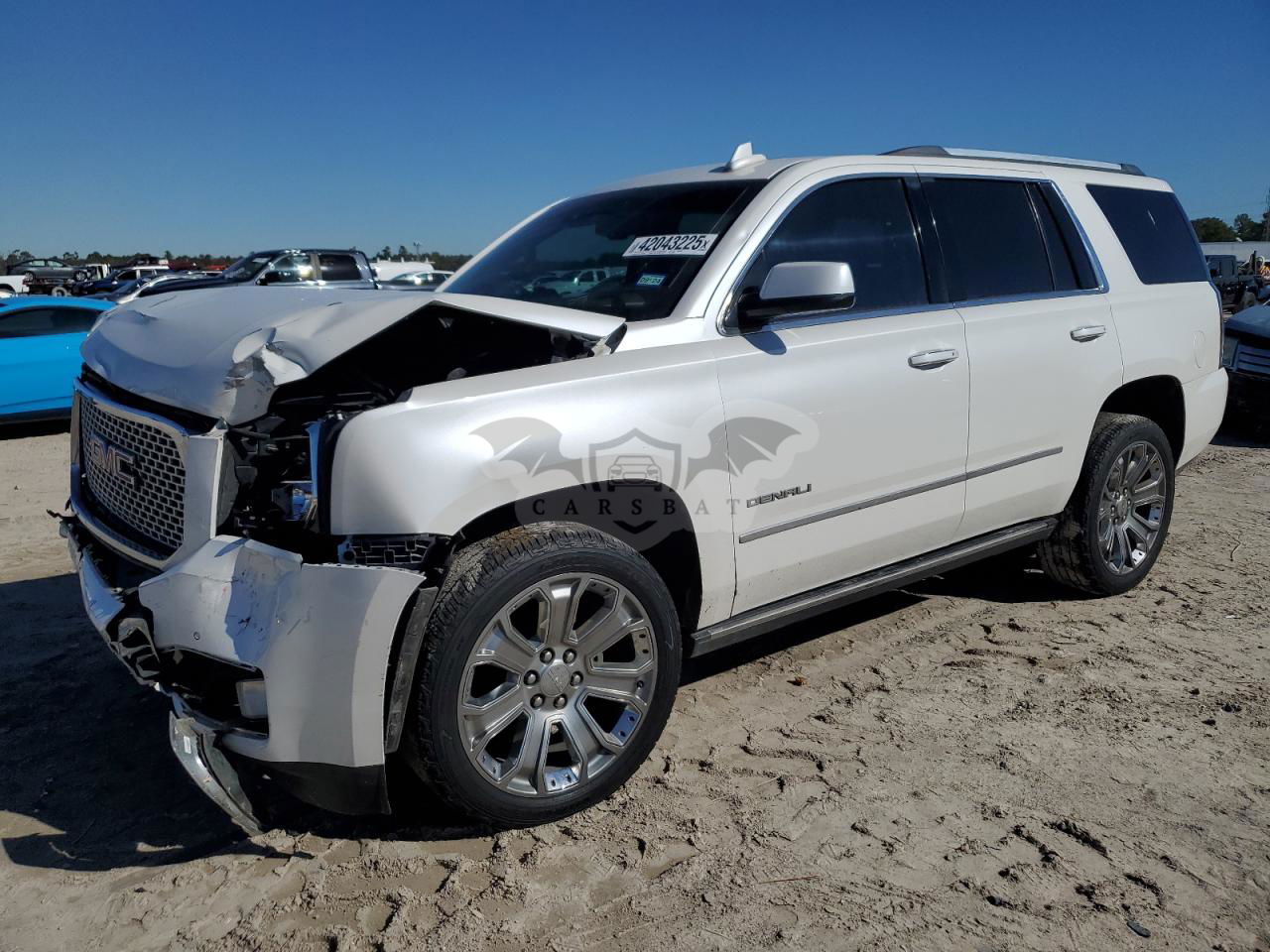 GMC Yukon DENALI 6.2L  8 2016