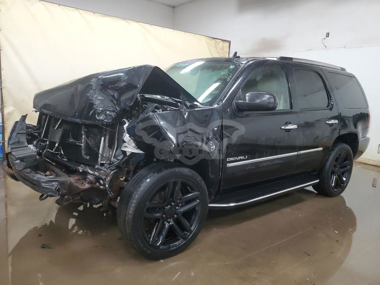 GMC Yukon DENALI 6.2L  8 2012