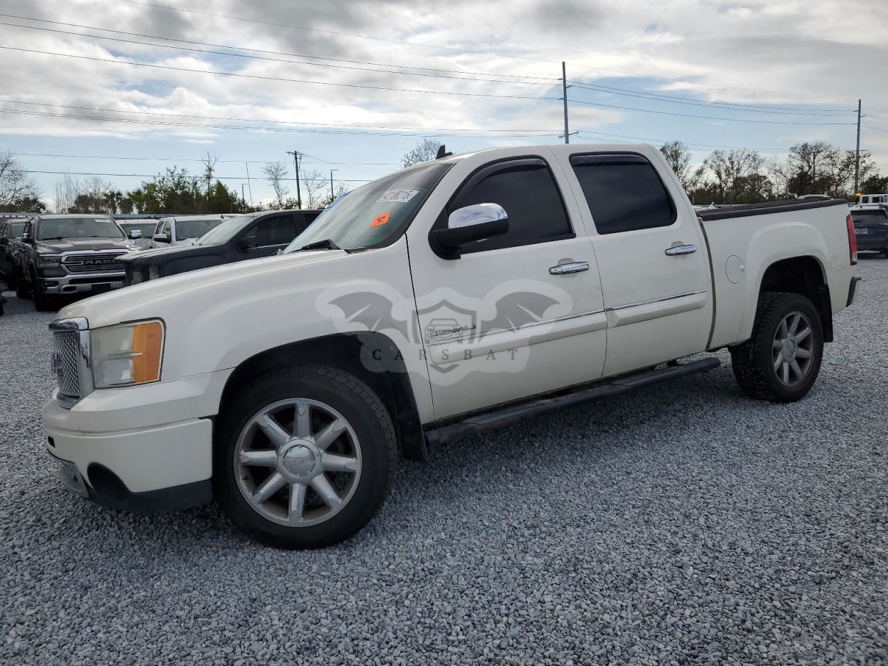 GMC Sierra K1500 DENALI 6.2L  8 2011