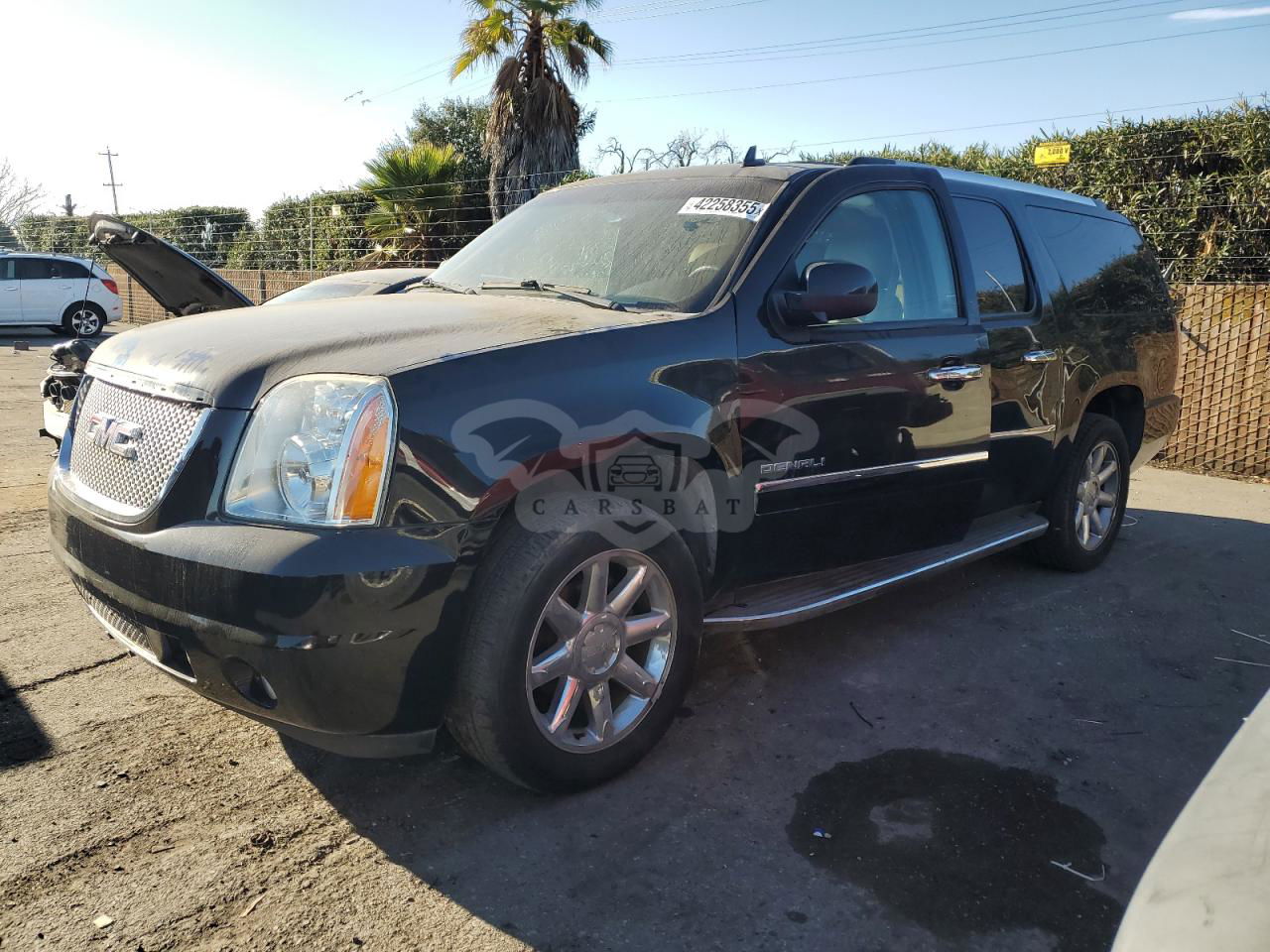 GMC Yukon DENALI 6.2L  8 2013