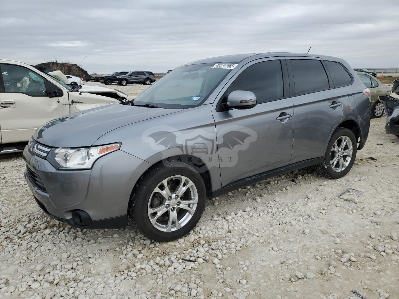 Mitsubishi Outlander SE 2.4L  4 2014
