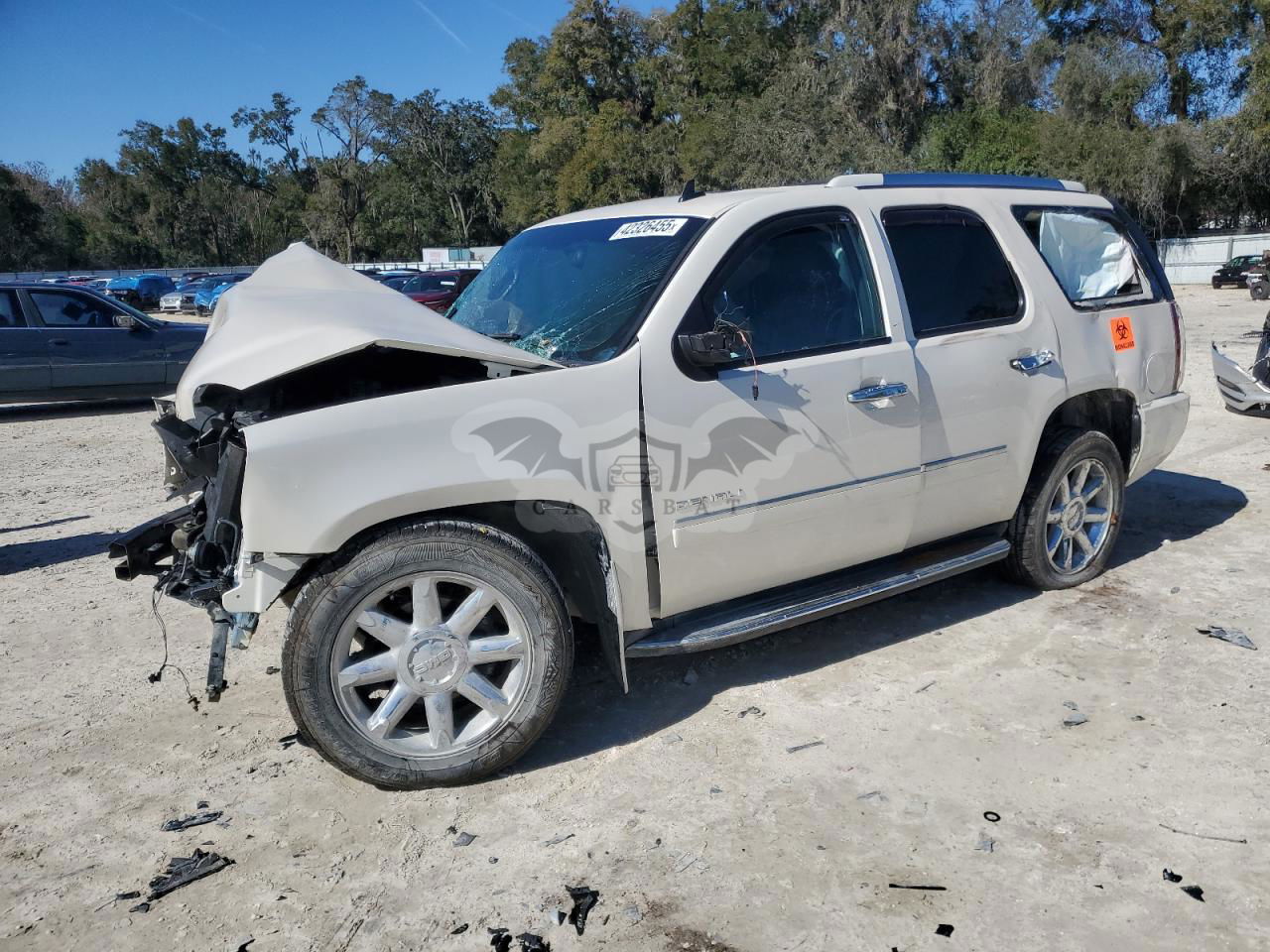GMC Yukon DENALI 6.2L  8 2013