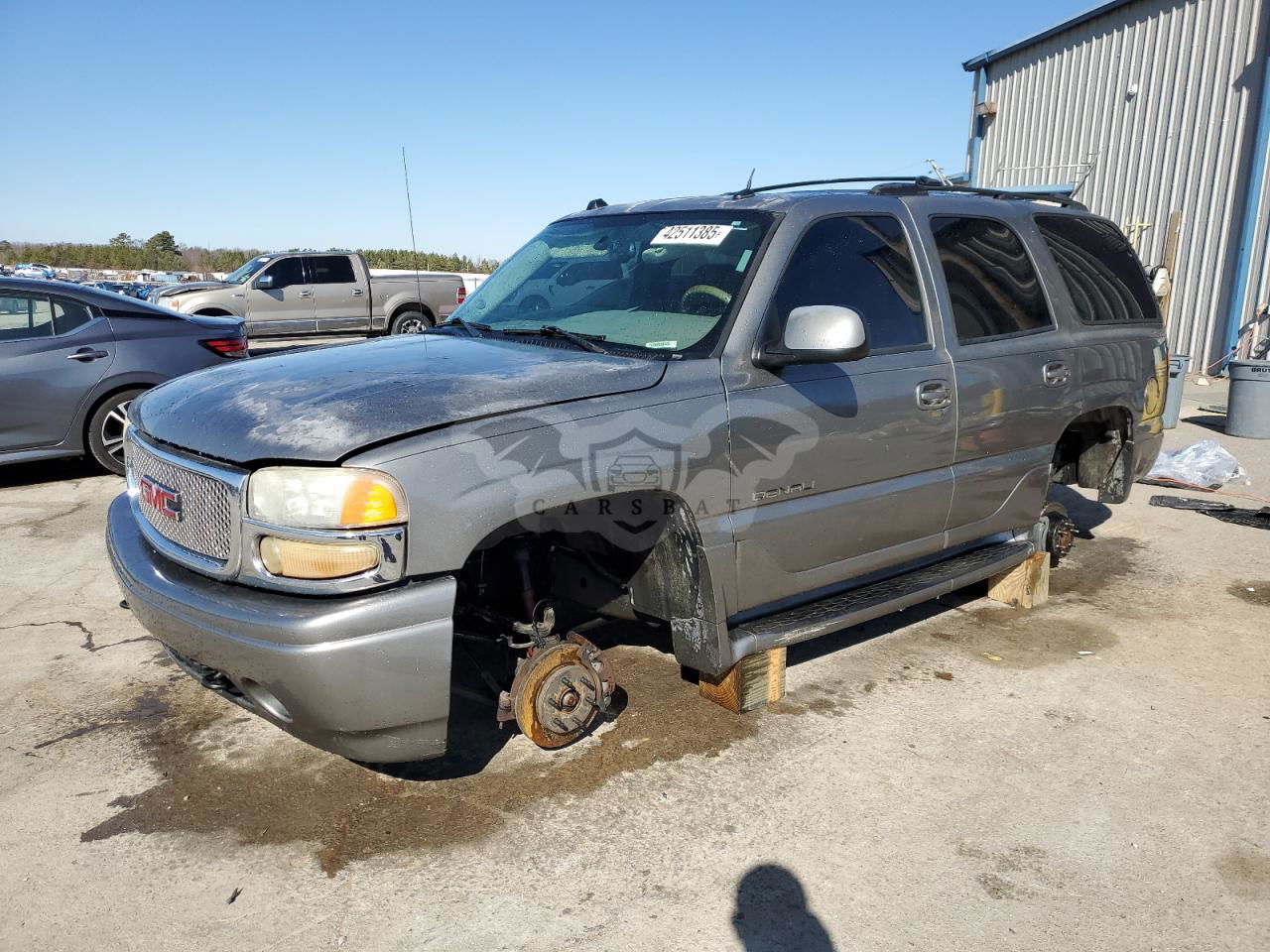 GMC Yukon DENALI 6.0L  8 2005