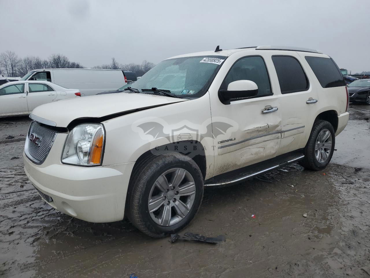 GMC Yukon DENALI 6.2L  8 2013