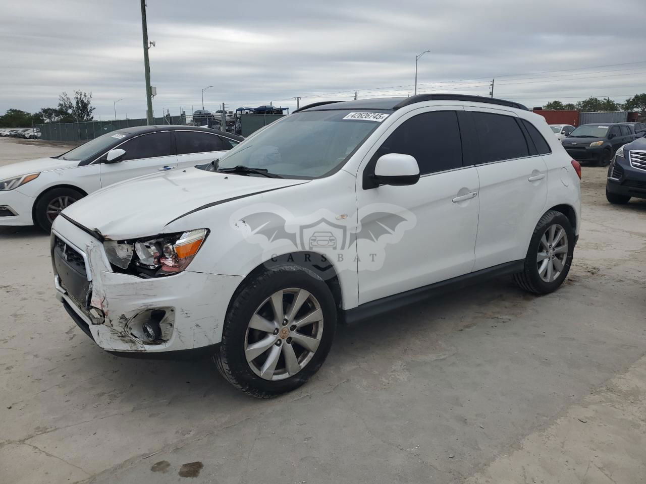 Mitsubishi Outlander SE 2.0L  4 2013