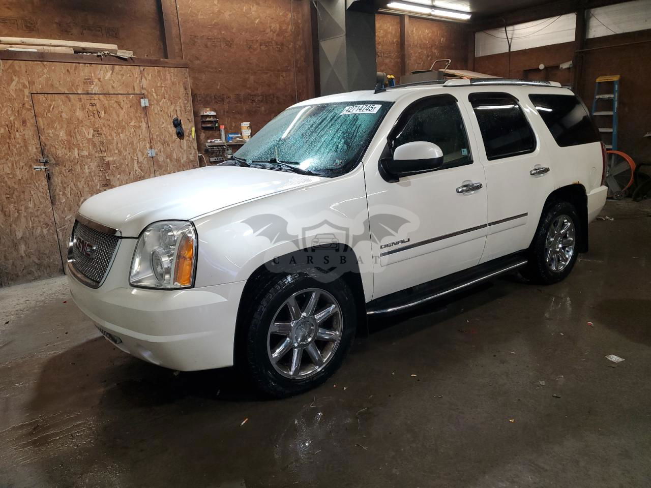 GMC Yukon DENALI 6.2L  8 2010