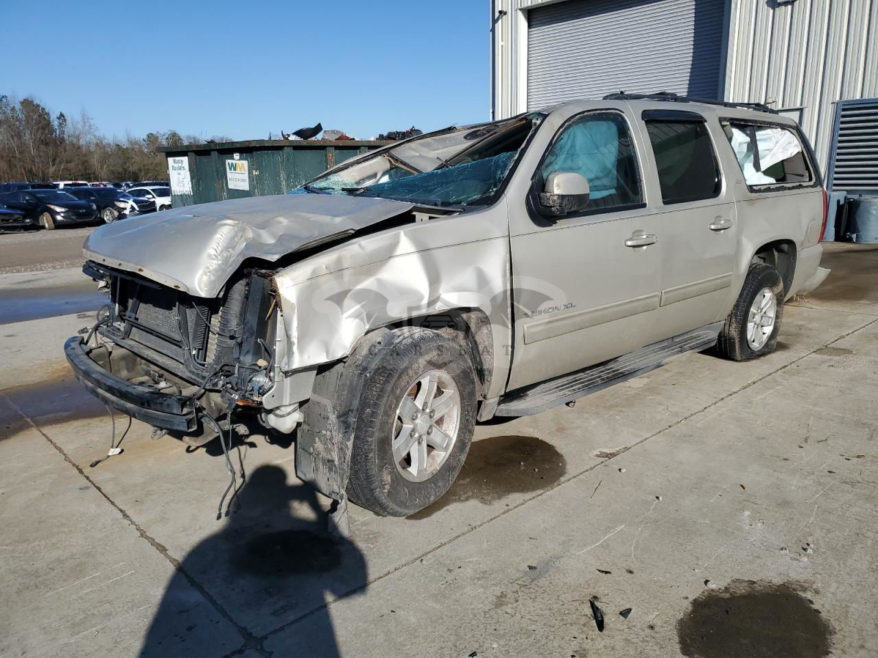 GMC Yukon C1500 SLT 5.3L  8 2013