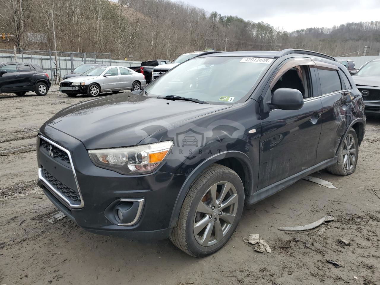 Mitsubishi Outlander LE 2.0L  4 2013