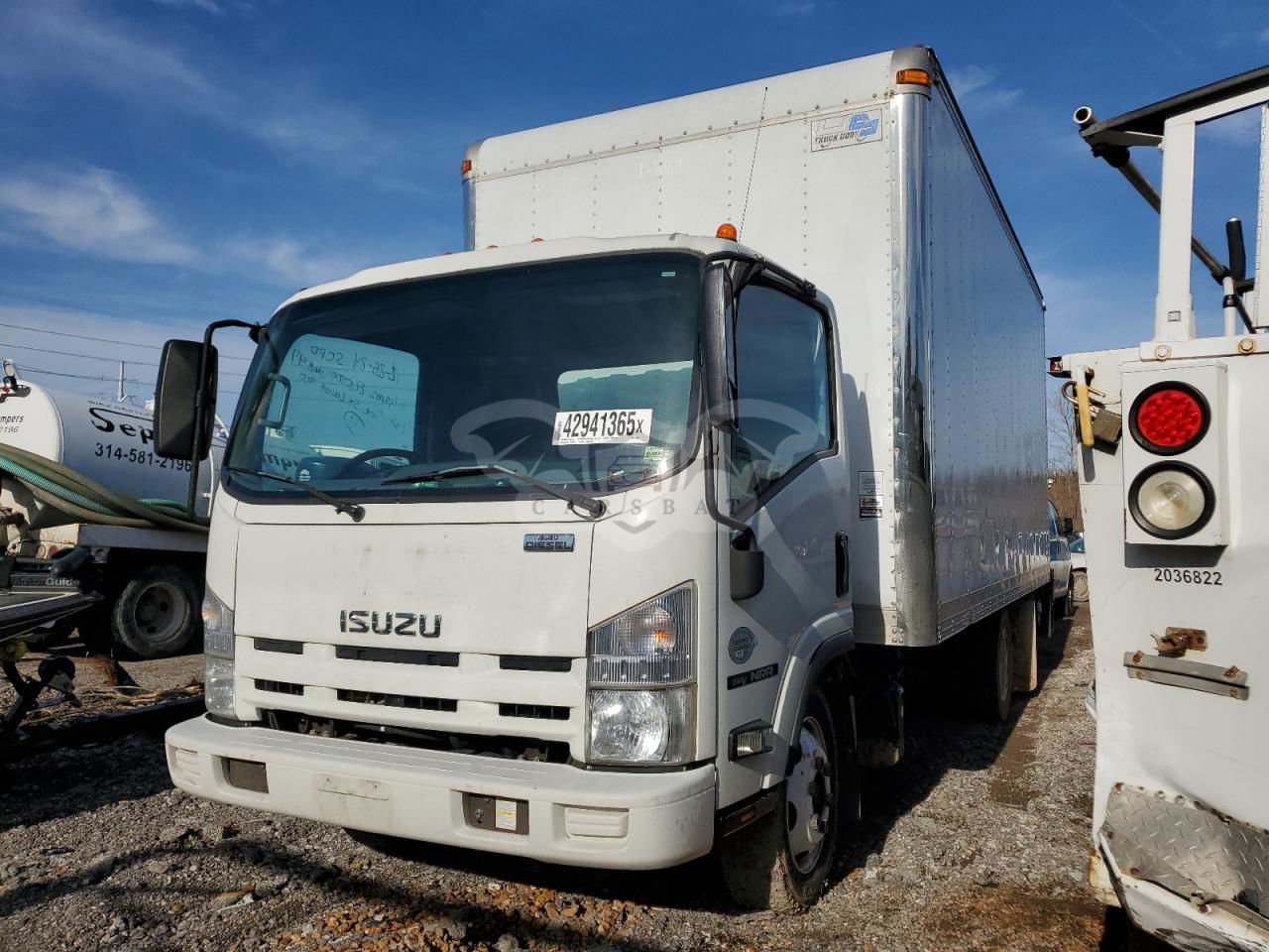 Isuzu NRR 5.2L  4 2015