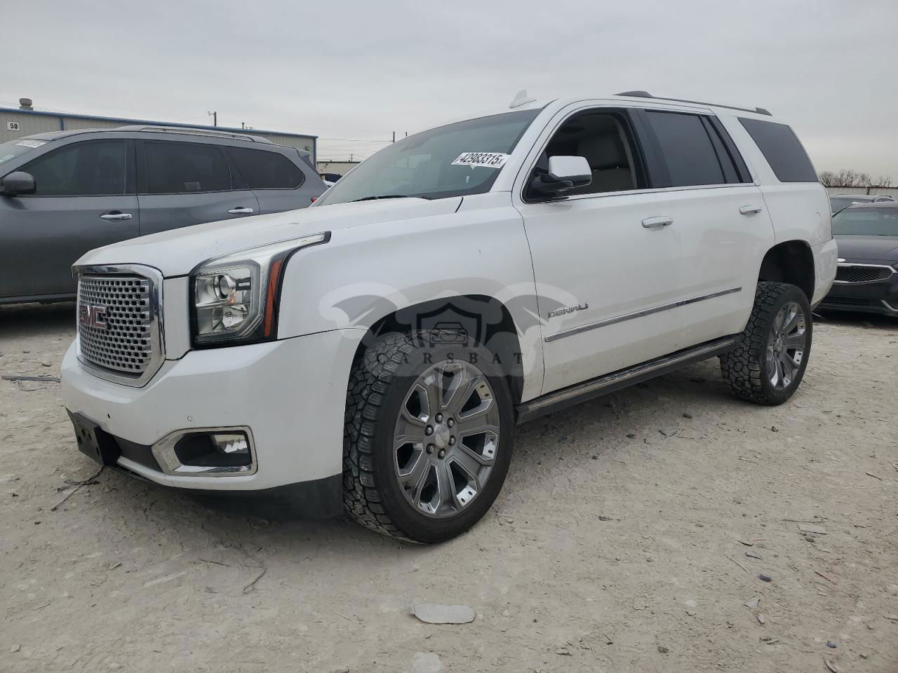 GMC Yukon DENALI 6.2L  8 2016