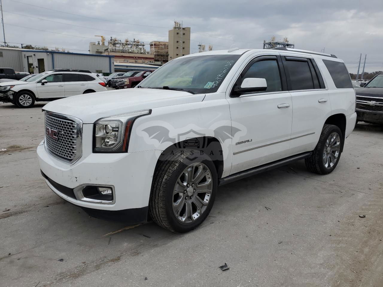 GMC Yukon DENALI 6.2L  8 2016