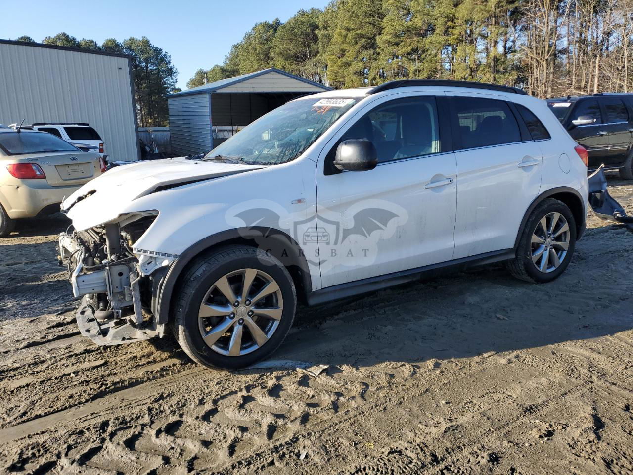 Mitsubishi Outlander LE 2.0L  4 2013
