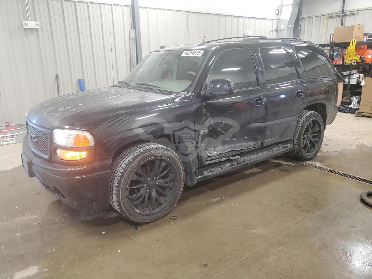 GMC Yukon DENALI 6.0L  8 2005
