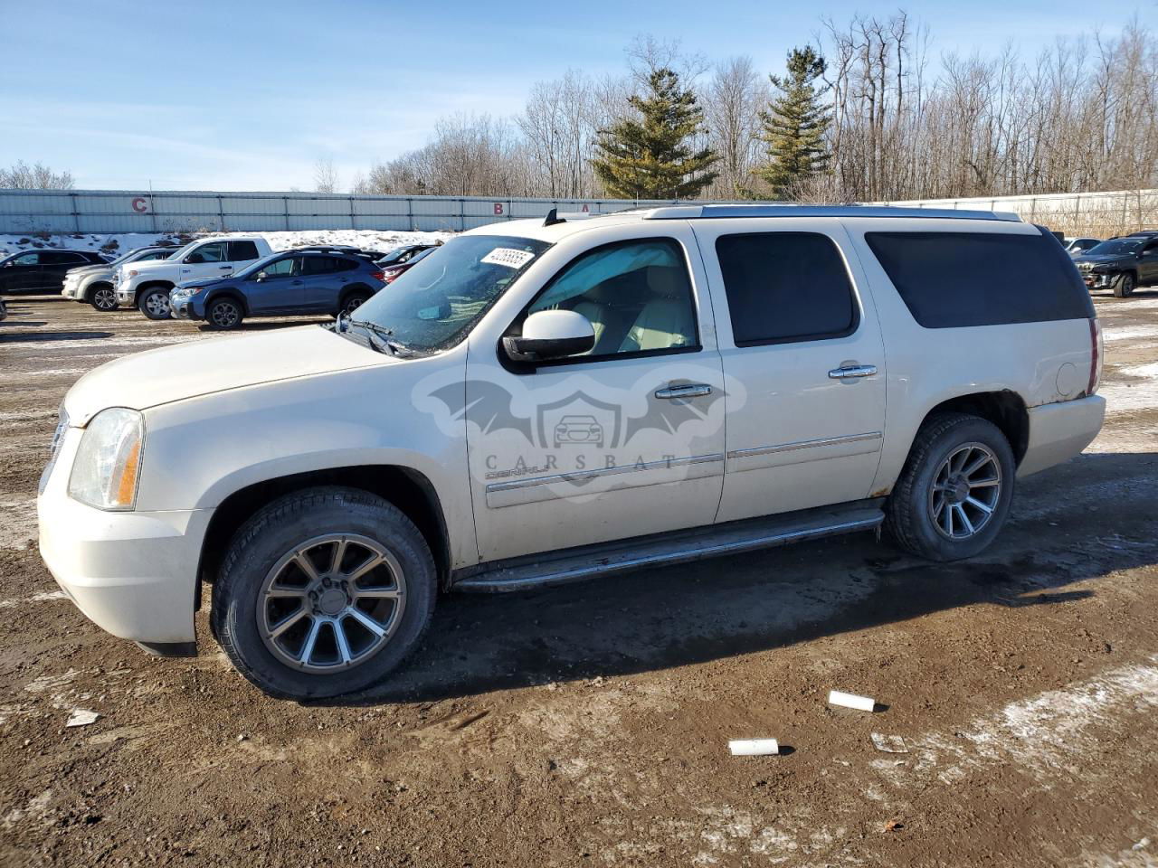 GMC Yukon DENALI 6.2L  8 2013