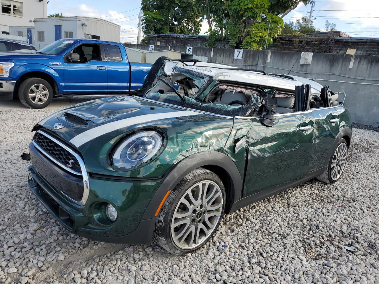Mini Cooper 2.0L  4 2015