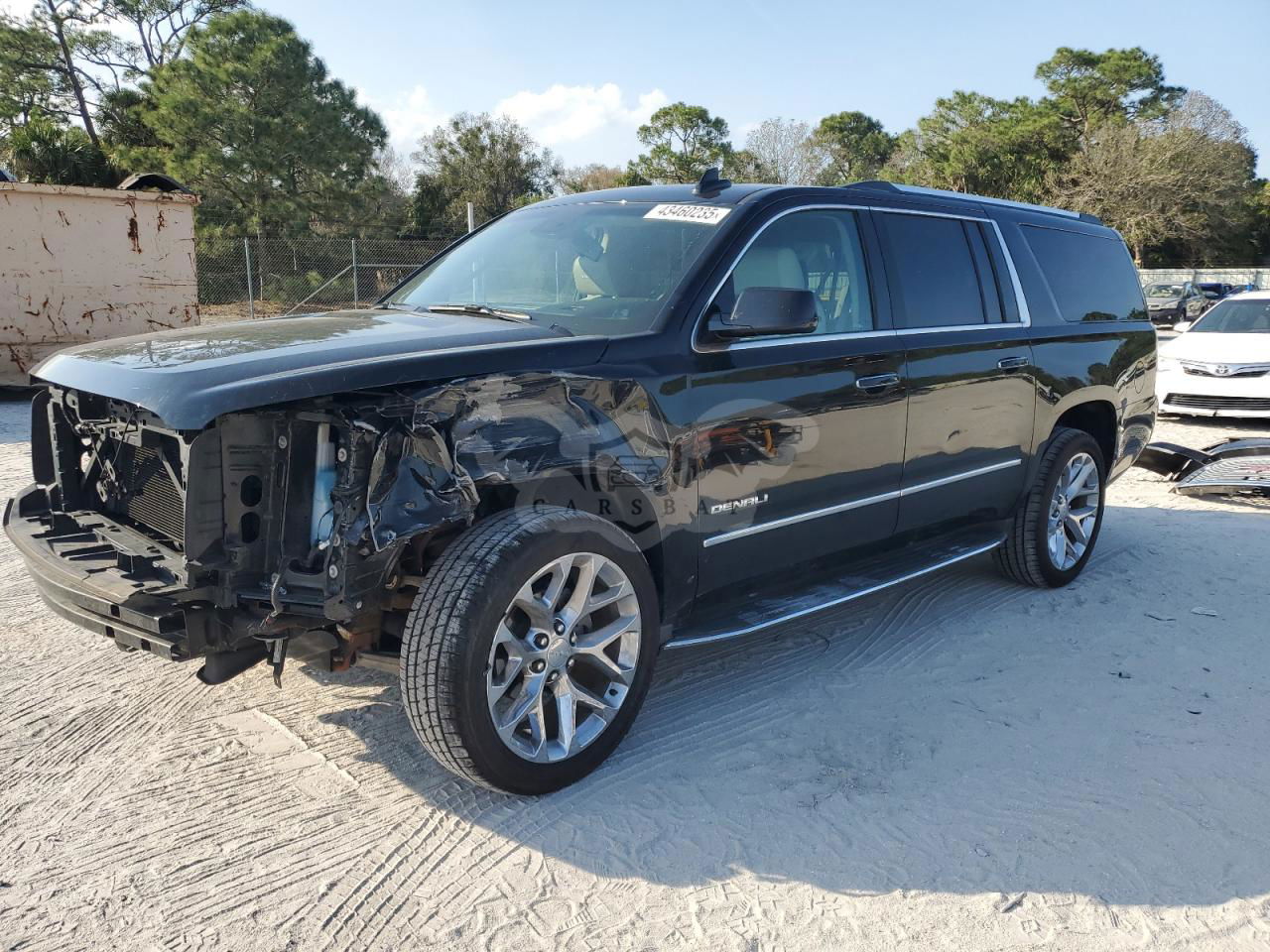 GMC Yukon DENALI 6.2L  8 2016