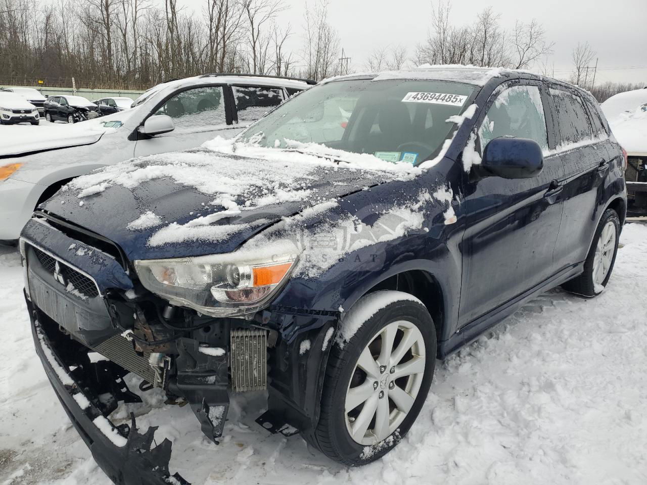 Mitsubishi Outlander SE 2.0L  4 2012