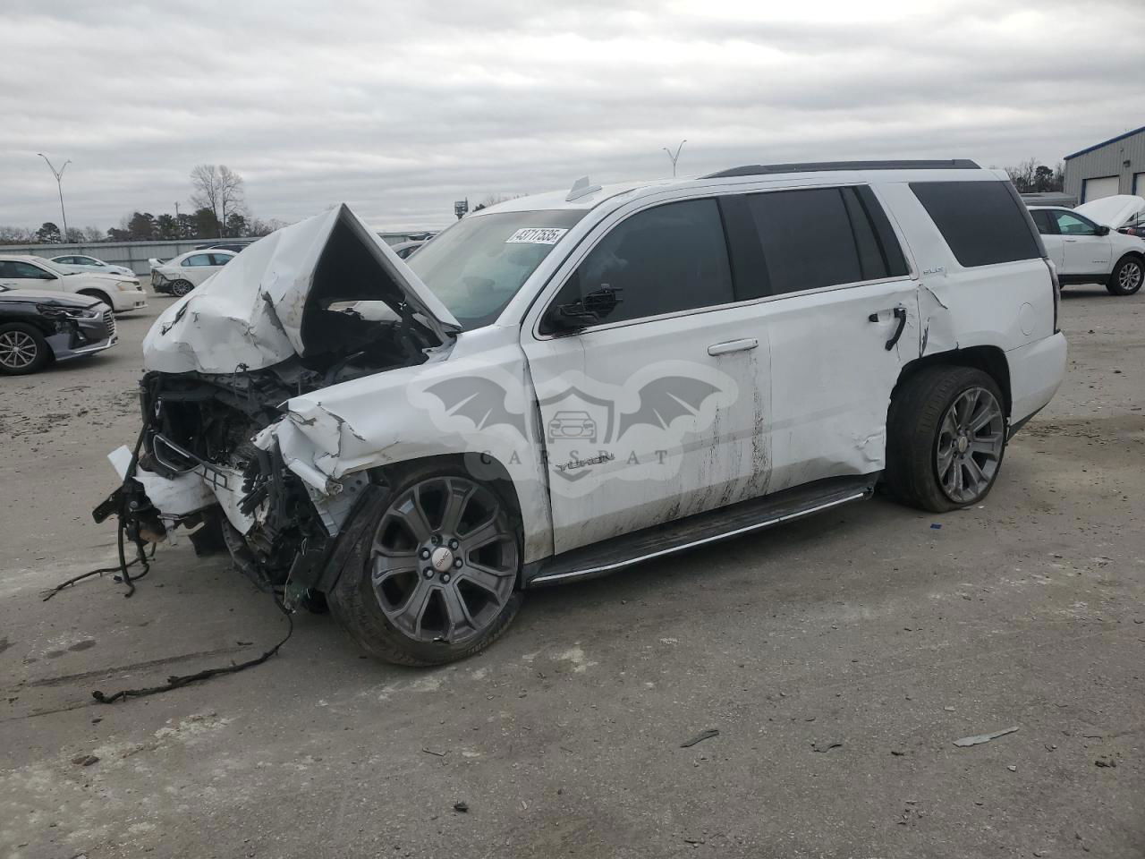 GMC Yukon SLE 5.3L  8 2016
