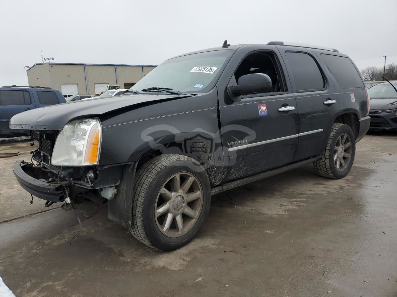 GMC Yukon DENALI 6.2L  8 2012